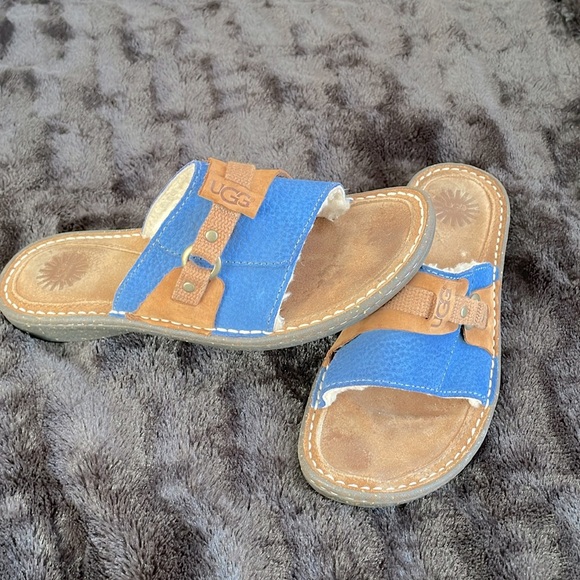UGG flip flop sandals sz 10 excellent condition - Picture 2 of 4